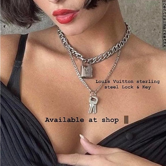 *️⃣3️⃣0️⃣7️⃣🌸AUTHENTIC Louis Vuitton Padlock+2 keys Comes with Custom Chain - Picture 2 of 7